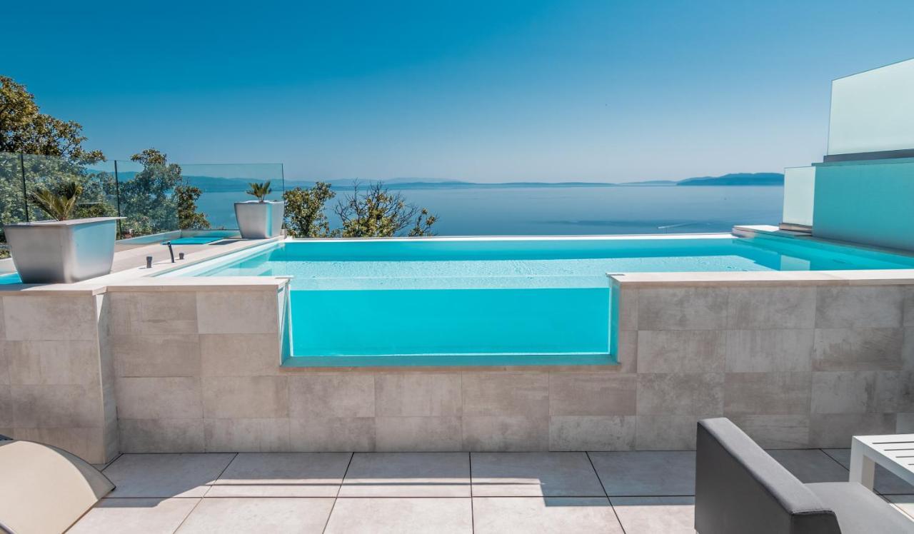 Villa The Boat With Rooftop Pool Matulji Eksteriør billede